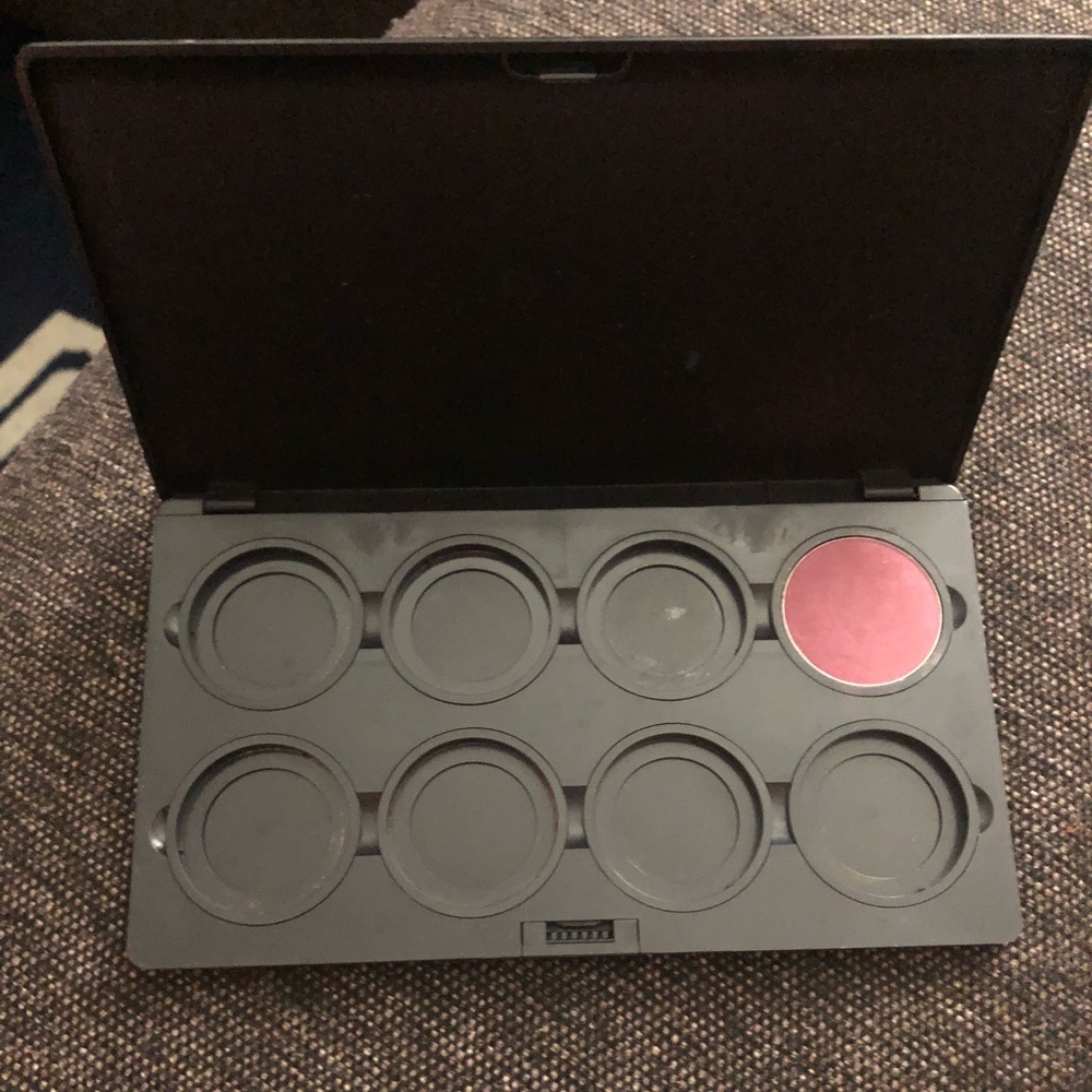 Eyeshadow Holder